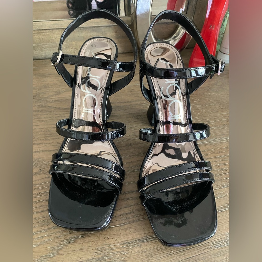 Ladies shoes